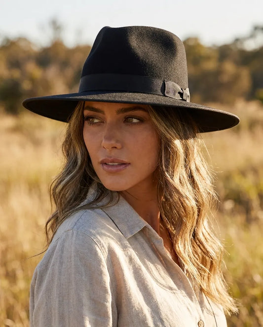 What Fedora Works Best for a Country Wedding?